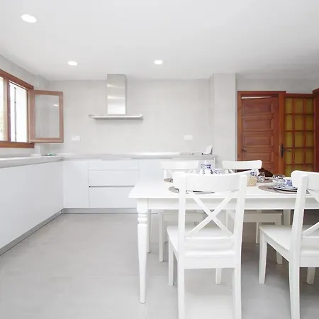 Del Parque Flats Sauce Villa